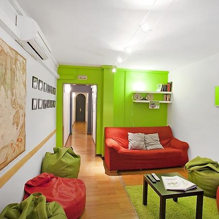 Diagonal House Hostel Barcelona Eksteriør billede
