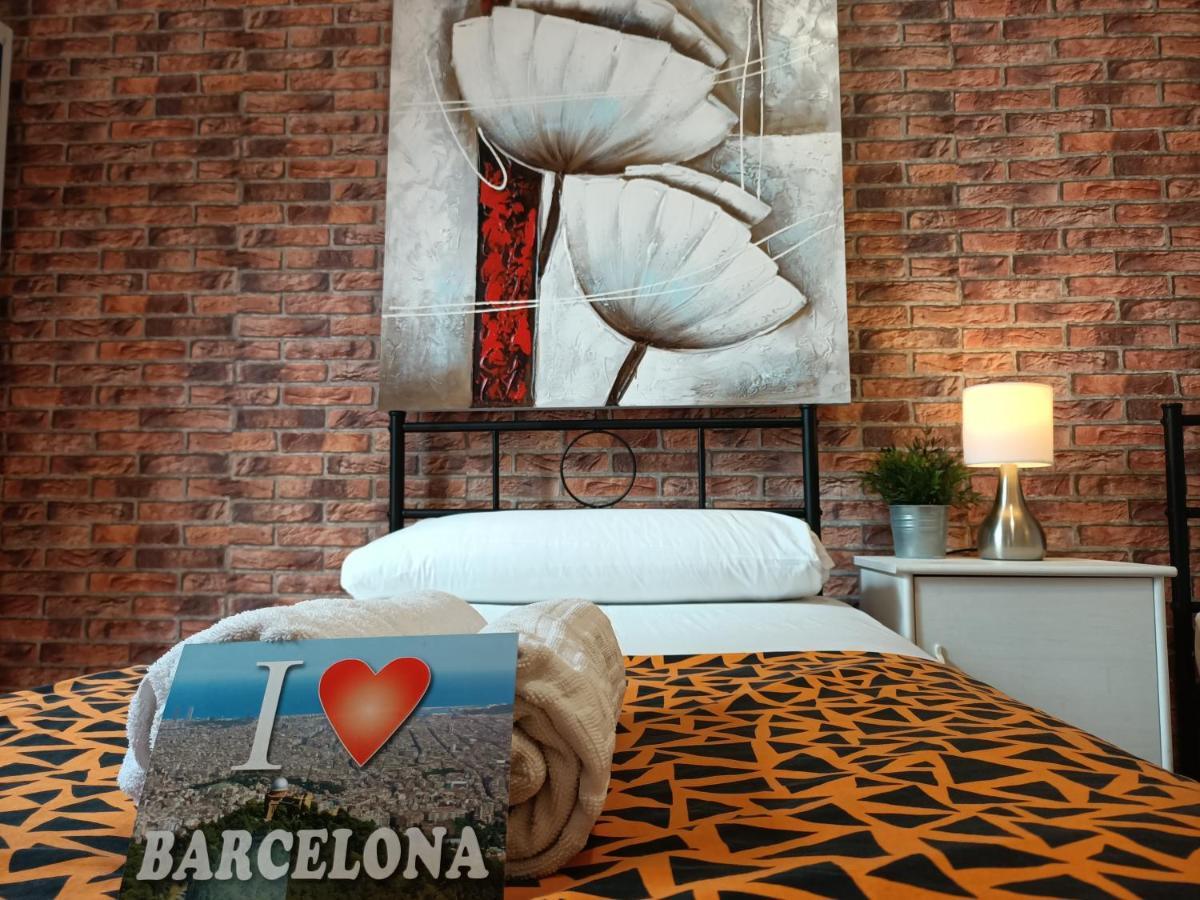 Diagonal House Hostel Barcelona Eksteriør billede