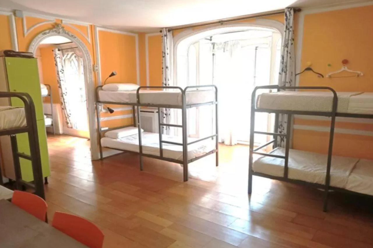Diagonal House Hostel Barcelona Eksteriør billede